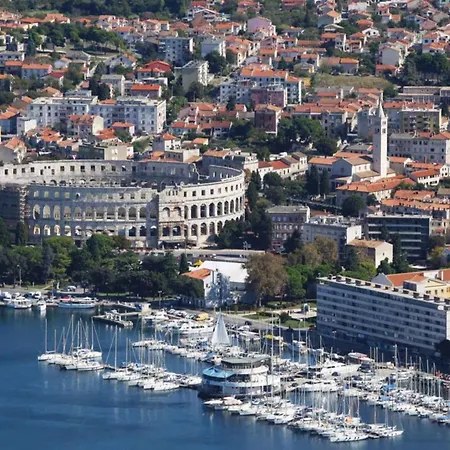 In - Istrien 43382 Apartment Pula
